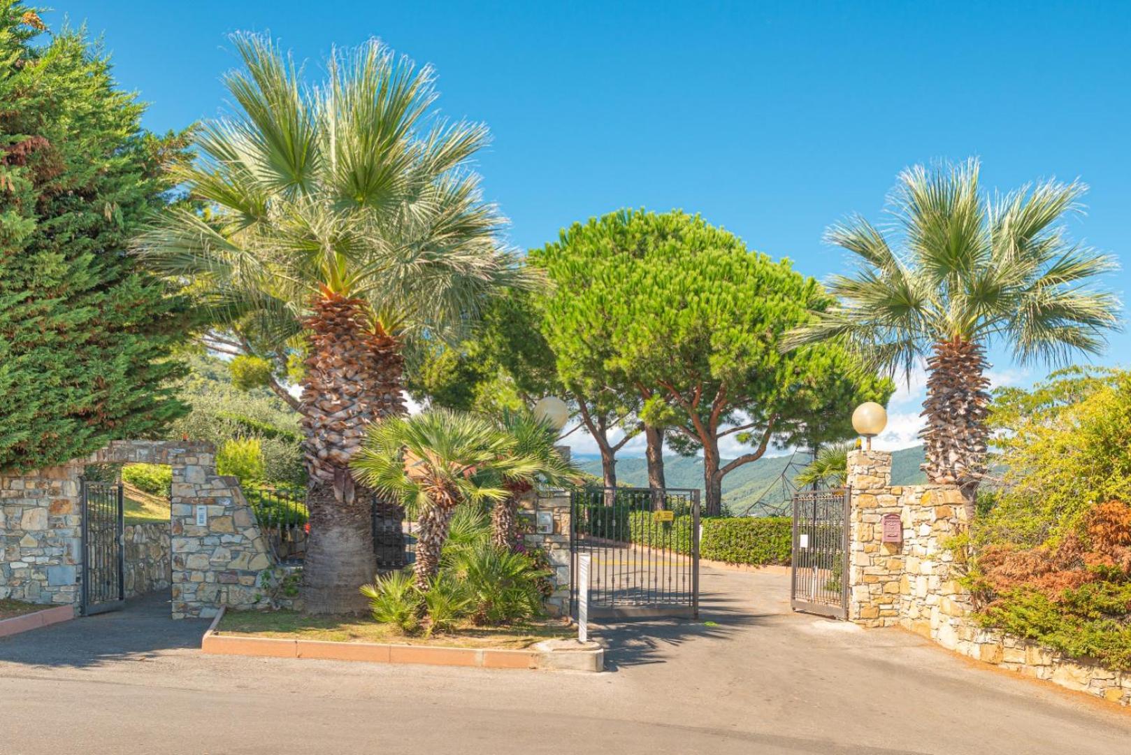 维拉基尔科伦坡酒店 Marina dʼMarina dʼAndora 外观 照片